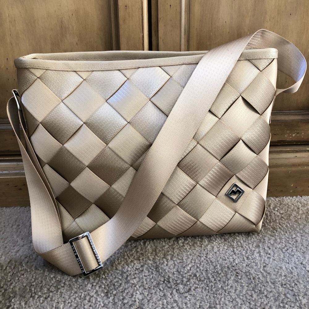 Maggie’s Seatbelt Bag
